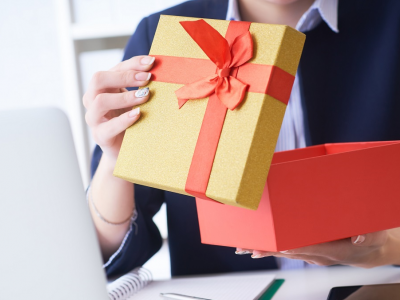 Słodki upominek z okazji awansu? Krówki nadadzą się idealnie!